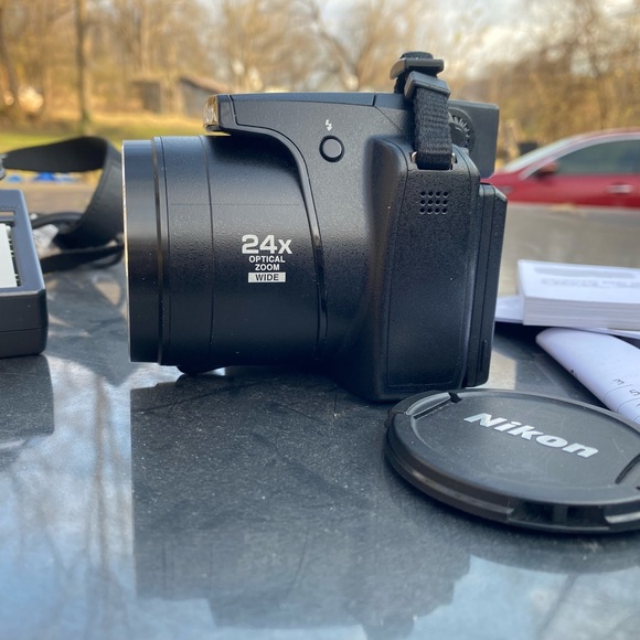 Nikon coolpik P90 digital camera with/ battery , charger and manual. - Picture 4 of 17